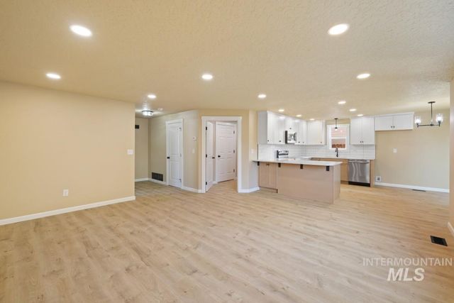 919 Cove Arm Circle, Nampa, ID 83651