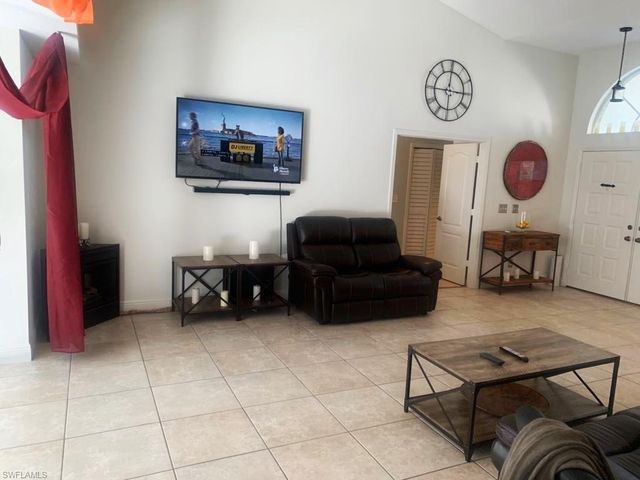 1499 Vintage Ln, Naples, FL 34104