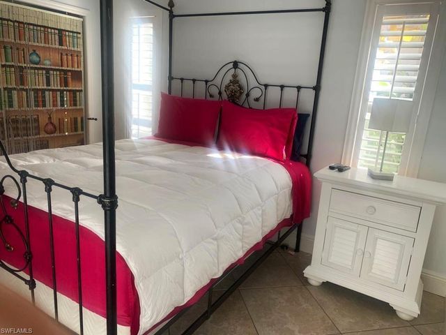 1499 Vintage Ln, Naples, FL 34104