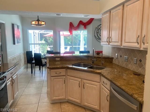 1499 Vintage Ln, Naples, FL 34104