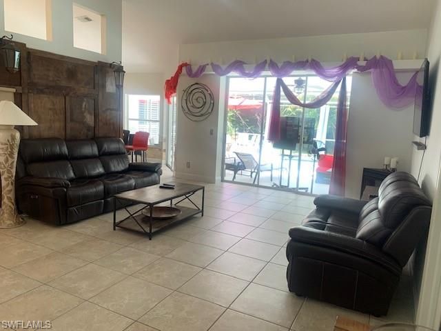 1499 Vintage Ln, Naples, FL 34104