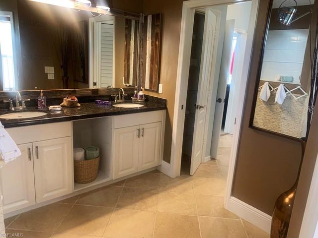 1499 Vintage Ln, Naples, FL 34104