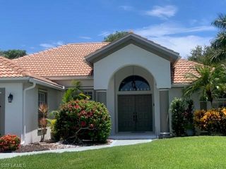 1499 Vintage Ln, Naples, FL 34104