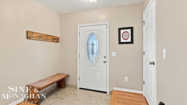 21213 Parkway Street, St Clair Shores, MI 48082