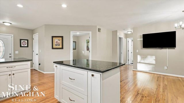 21213 Parkway Street, St Clair Shores, MI 48082