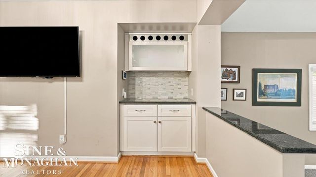 21213 Parkway Street, St Clair Shores, MI 48082