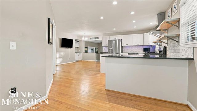 21213 Parkway Street, St Clair Shores, MI 48082