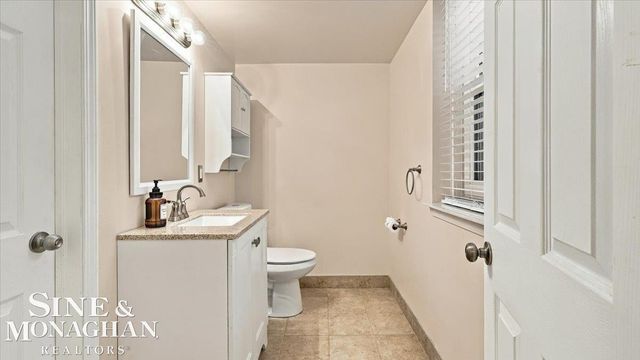 21213 Parkway Street, St Clair Shores, MI 48082