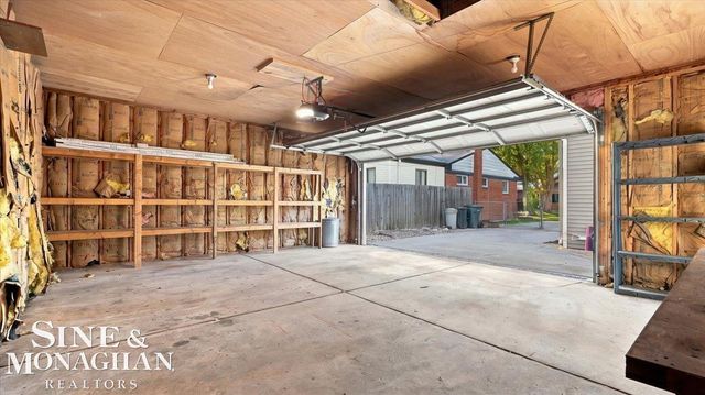 21213 Parkway Street, St Clair Shores, MI 48082