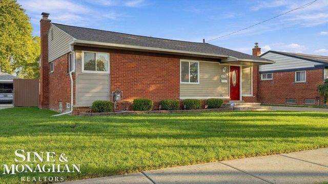 21213 Parkway Street, St Clair Shores, MI 48082
