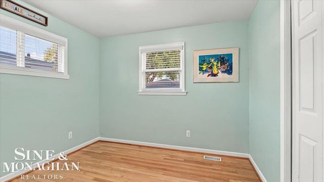 21213 Parkway Street, St Clair Shores, MI 48082