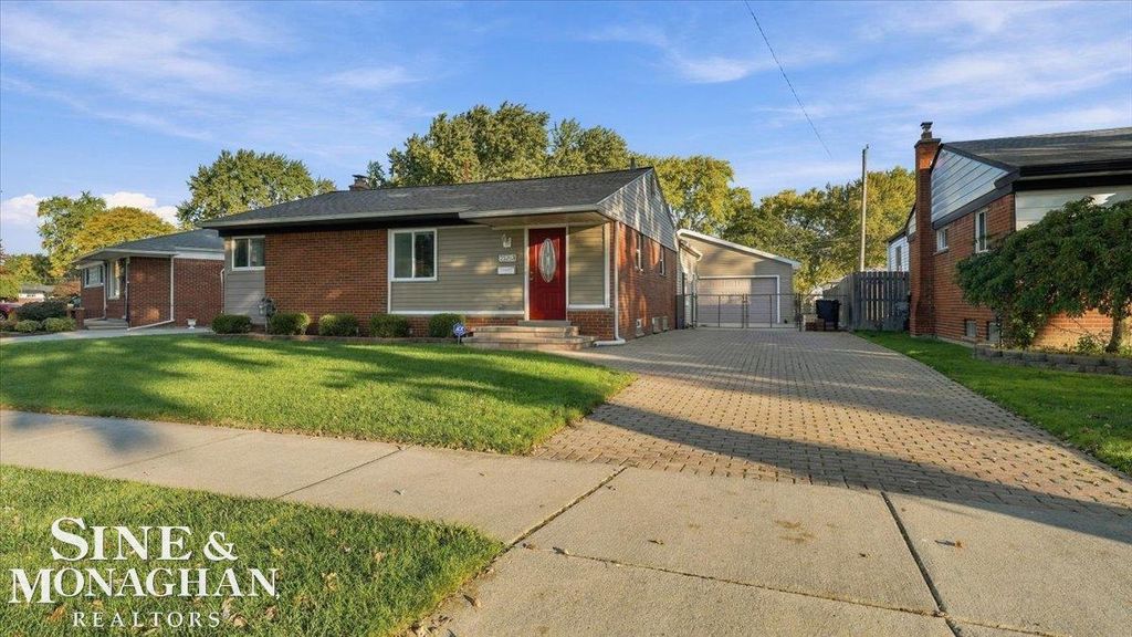 21213 Parkway Street, St Clair Shores, MI 48082
