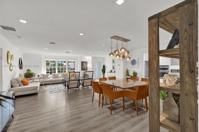 2301 NE 196th St, Miami, FL 33180