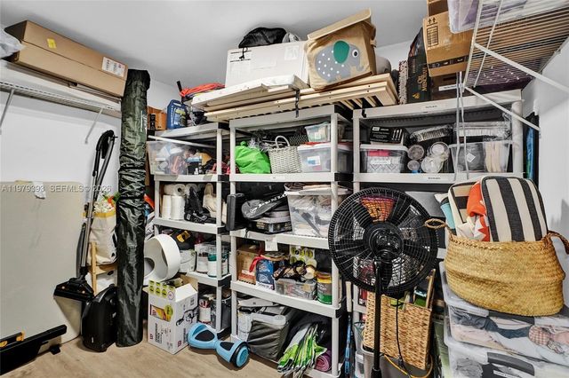 2301 NE 196th St, Miami, FL 33180