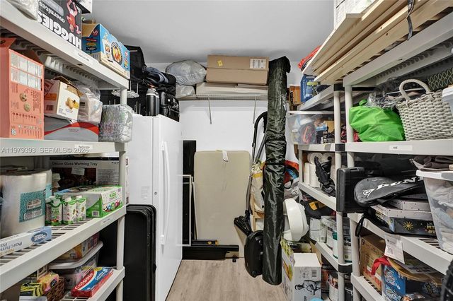 2301 NE 196th St, Miami, FL 33180