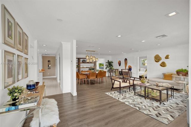 2301 NE 196th St, Miami, FL 33180