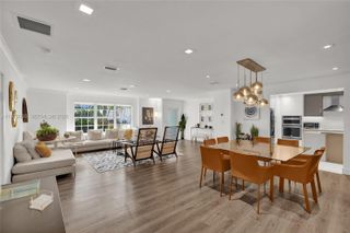 2301 NE 196th St, Miami, FL 33180