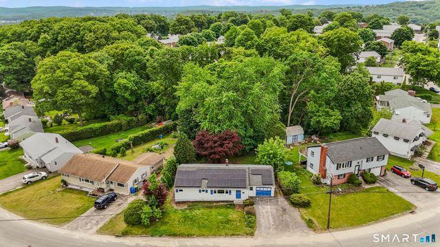 225 Courtland Avenue, Waterbury, CT 06705