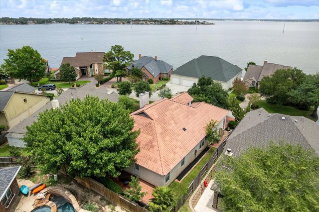 3833 Windswept Drive, Montgomery, TX 77356