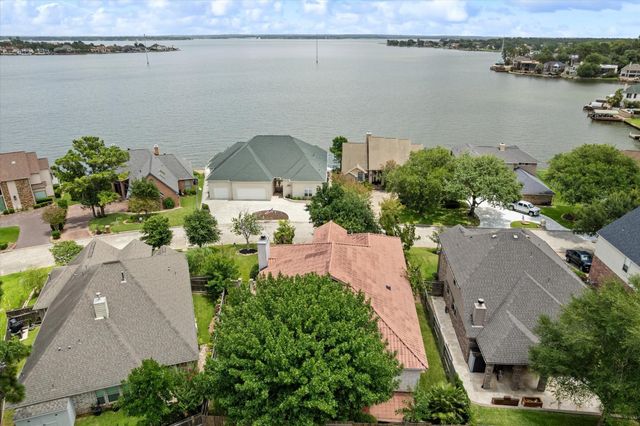 3833 Windswept Drive, Montgomery, TX 77356