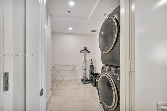 3400 SW 27th Ave 1601, Miami, FL 33133