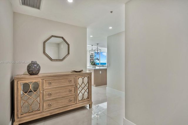 3400 SW 27th Ave 1601, Miami, FL 33133