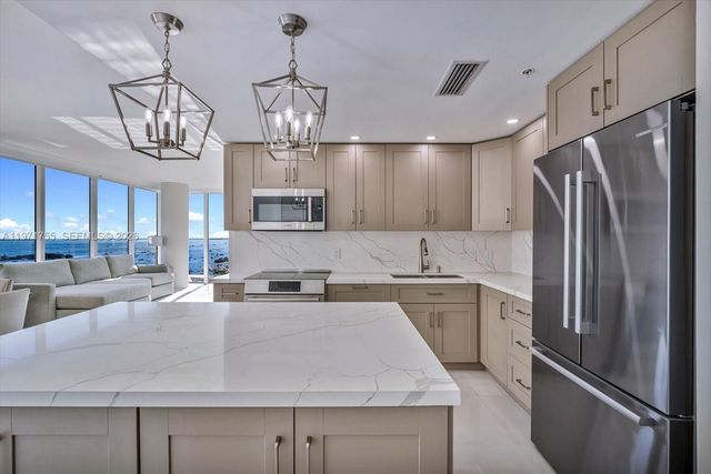 3400 SW 27th Ave 1601, Miami, FL 33133