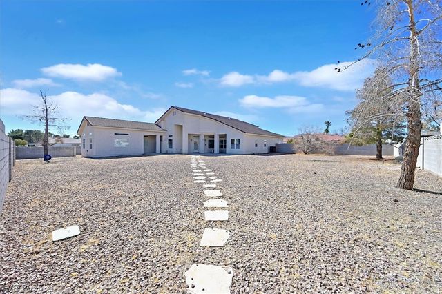 6120 Farm Rd, Las Vegas, NV 89131