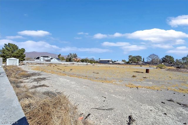 6120 Farm Rd, Las Vegas, NV 89131