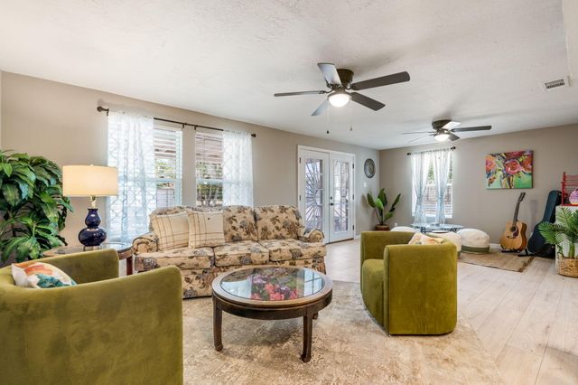 324 Clara Lane, Rio Communities, NM 87002