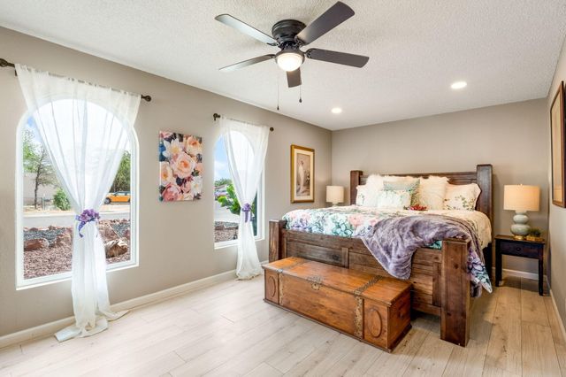 324 Clara Lane, Rio Communities, NM 87002