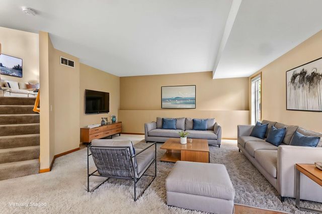 2100 Hunter Hill Court, Hudson, WI 54016