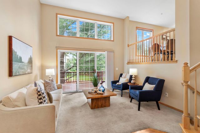 2100 Hunter Hill Court, Hudson, WI 54016