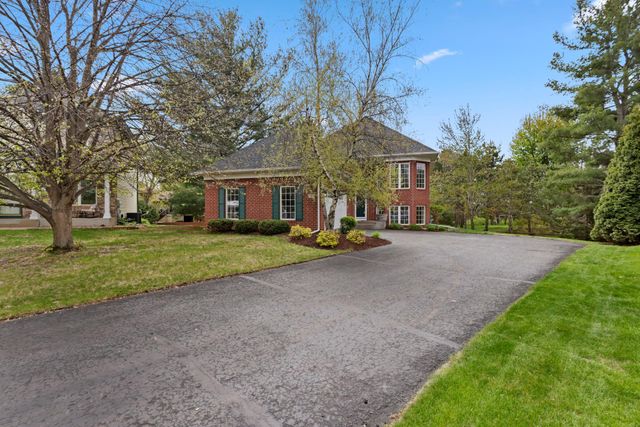 2100 Hunter Hill Court, Hudson, WI 54016