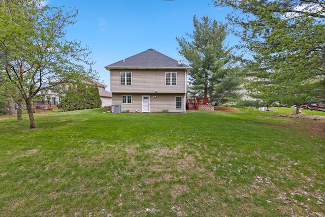 2100 Hunter Hill Court, Hudson, WI 54016