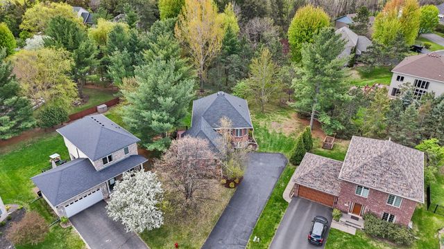 2100 Hunter Hill Court, Hudson, WI 54016