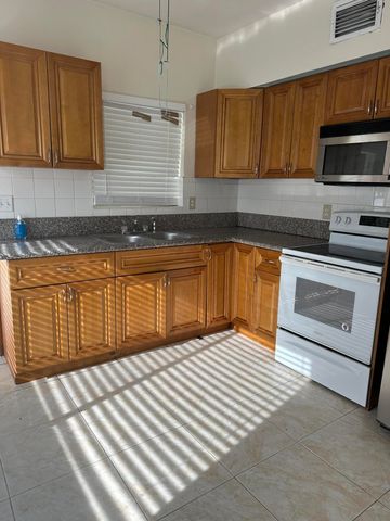 2202 NE 3rd Street, Boynton Beach, FL 33435