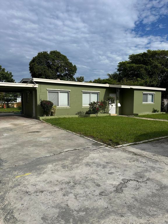 2202 NE 3rd Street, Boynton Beach, FL 33435