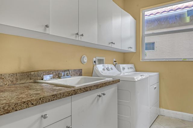 3389 Lago De Talavera, Lake Worth, FL 33467