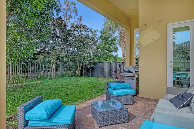 3389 Lago De Talavera, Lake Worth, FL 33467