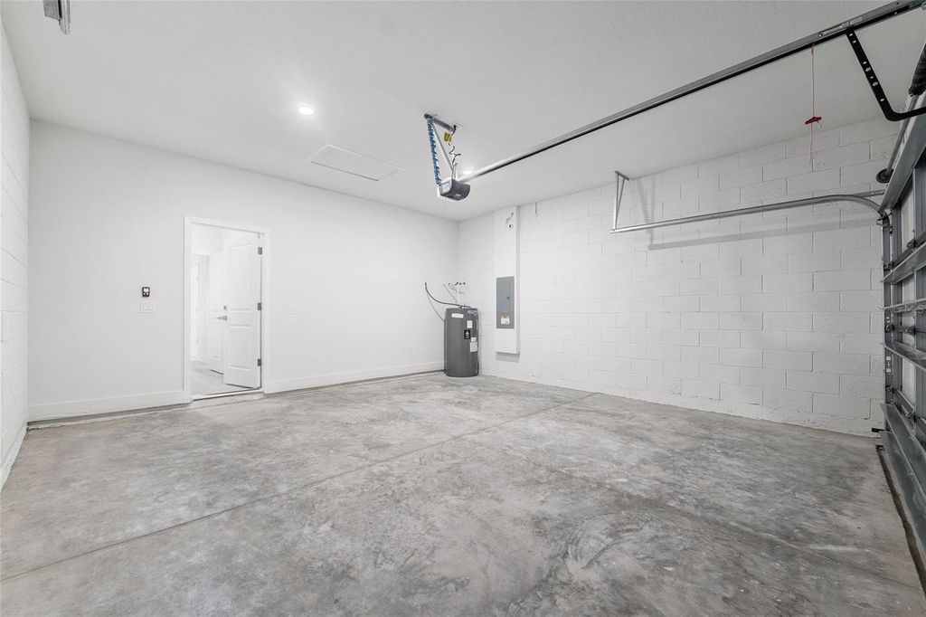 Image 39 of property listing at 411 MARION OAKS GOLF ROAD, Ocala, FL 34473