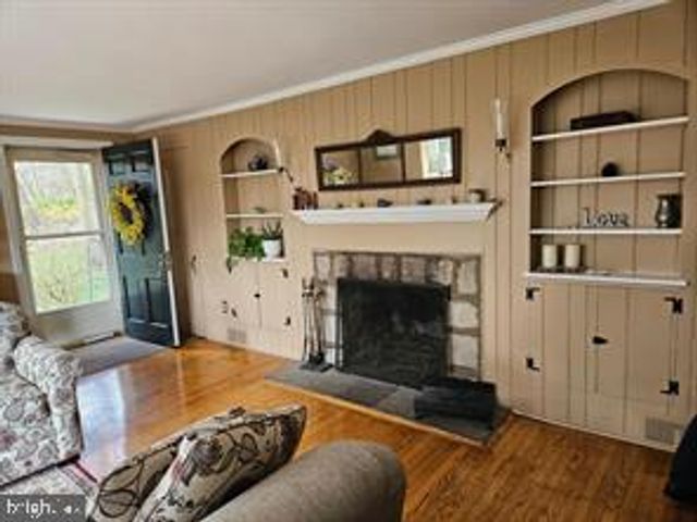 1453 WASHINGTON LN, Jenkintown, PA 19046