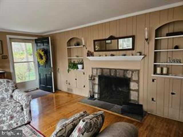 1453 WASHINGTON LN, Jenkintown, PA 19046