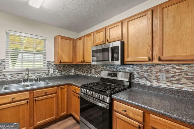 2137 Black Oak Lane, Ellenwood, GA 30294