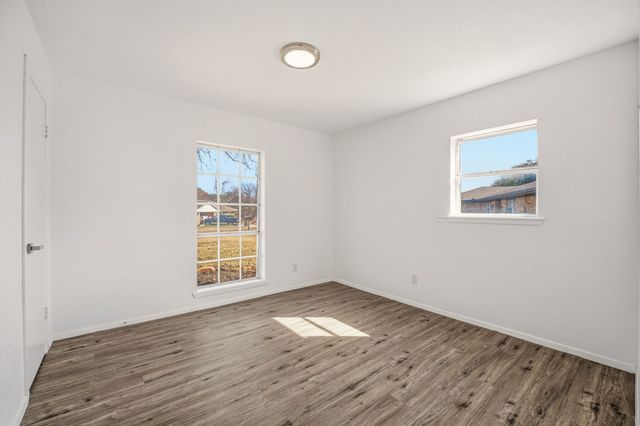 807 Spanish Trail Drive, Granbury, TX 76048