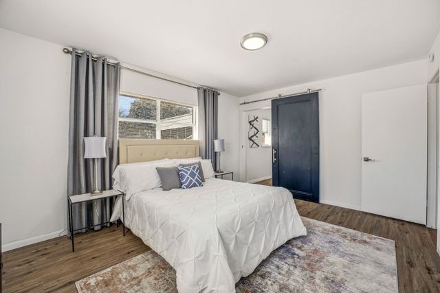 807 Spanish Trail Drive, Granbury, TX 76048