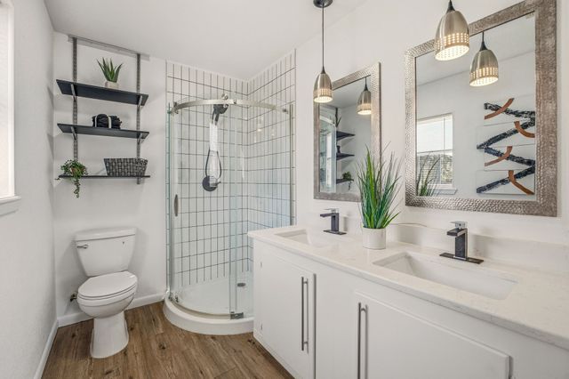 807 Spanish Trail Drive, Granbury, TX 76048