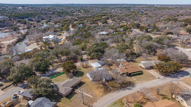 807 Spanish Trail Drive, Granbury, TX 76048