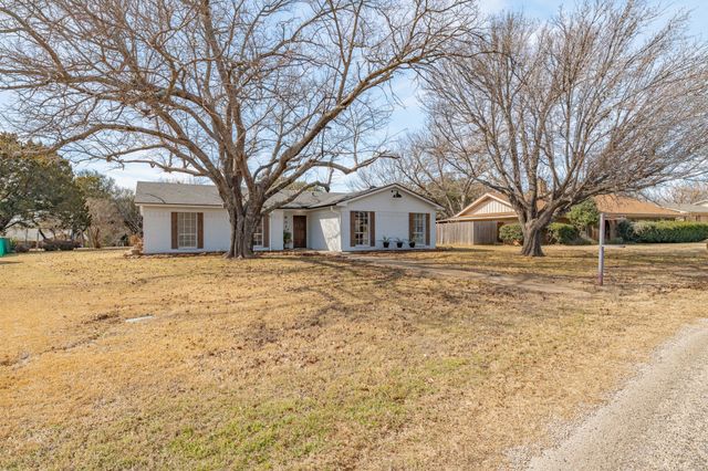 807 Spanish Trail Drive, Granbury, TX 76048