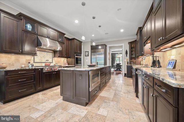6410 LANDON LN, Bethesda, MD 20817